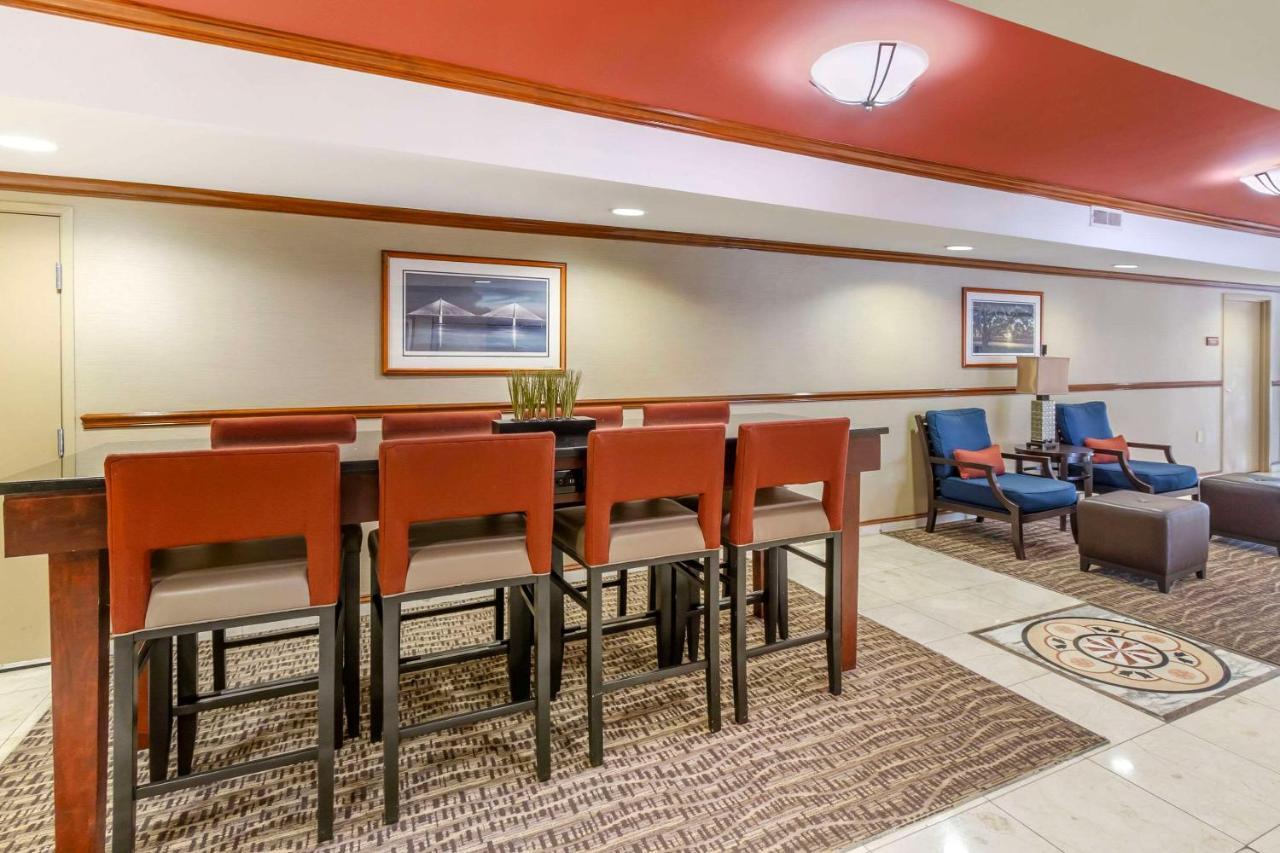 Comfort Inn & Suites Airport Convention Center North Charleston Ngoại thất bức ảnh