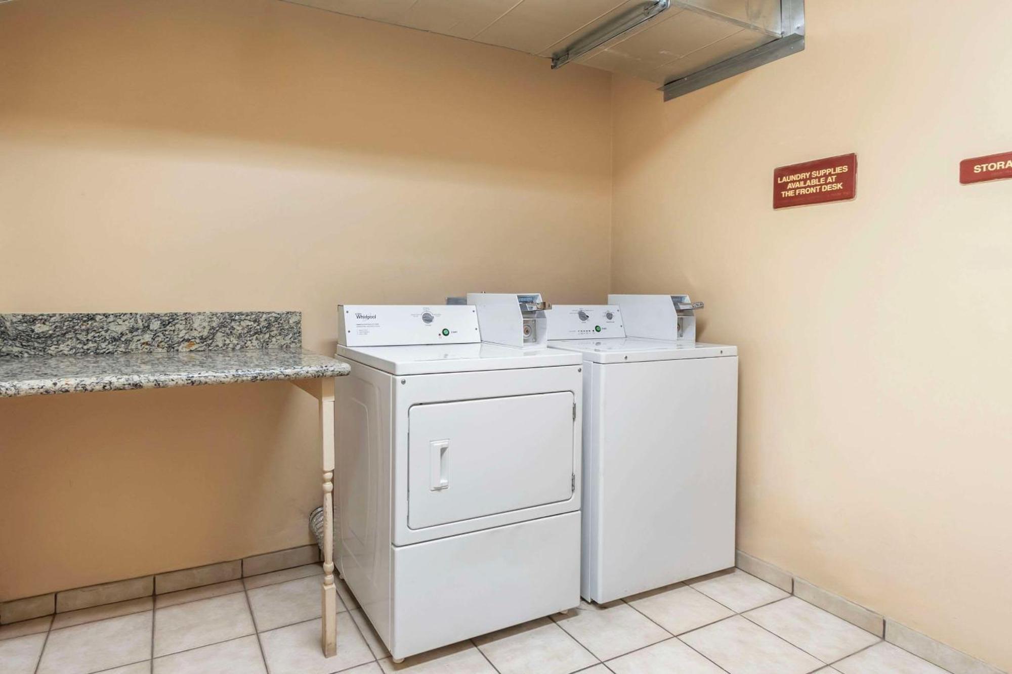 Comfort Inn & Suites Airport Convention Center North Charleston Ngoại thất bức ảnh