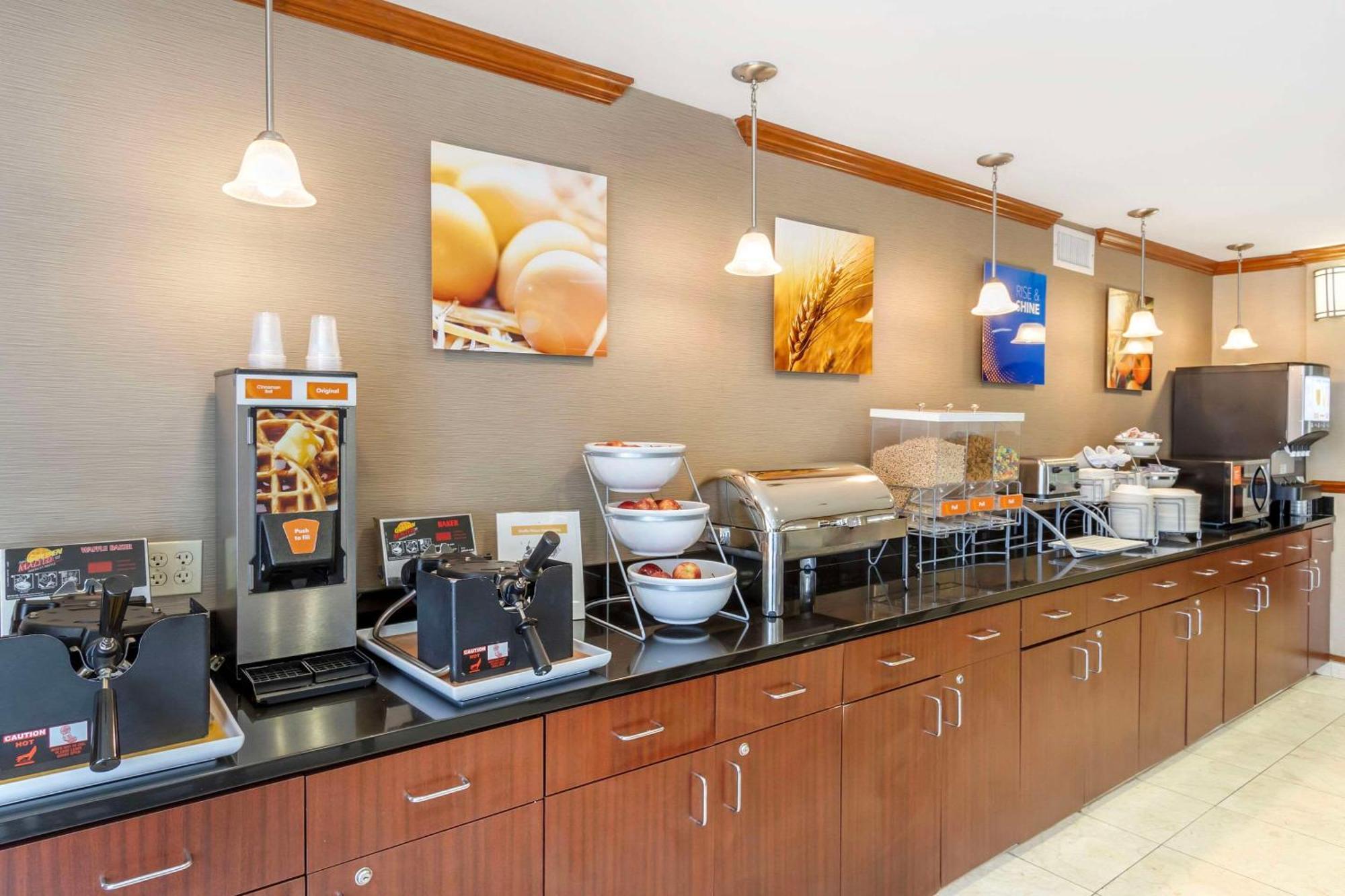 Comfort Inn & Suites Airport Convention Center North Charleston Ngoại thất bức ảnh