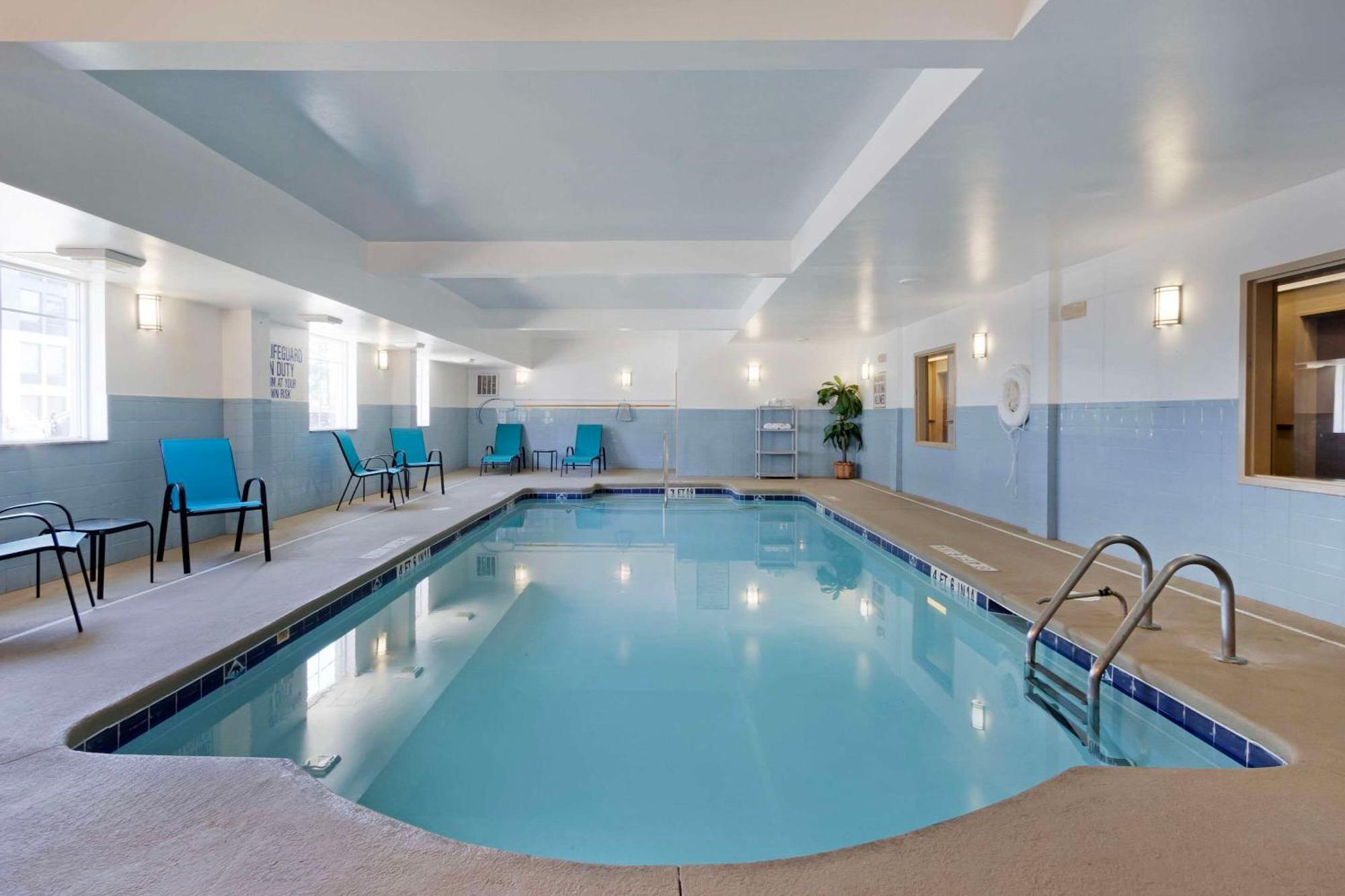 Comfort Inn & Suites Airport Convention Center North Charleston Ngoại thất bức ảnh