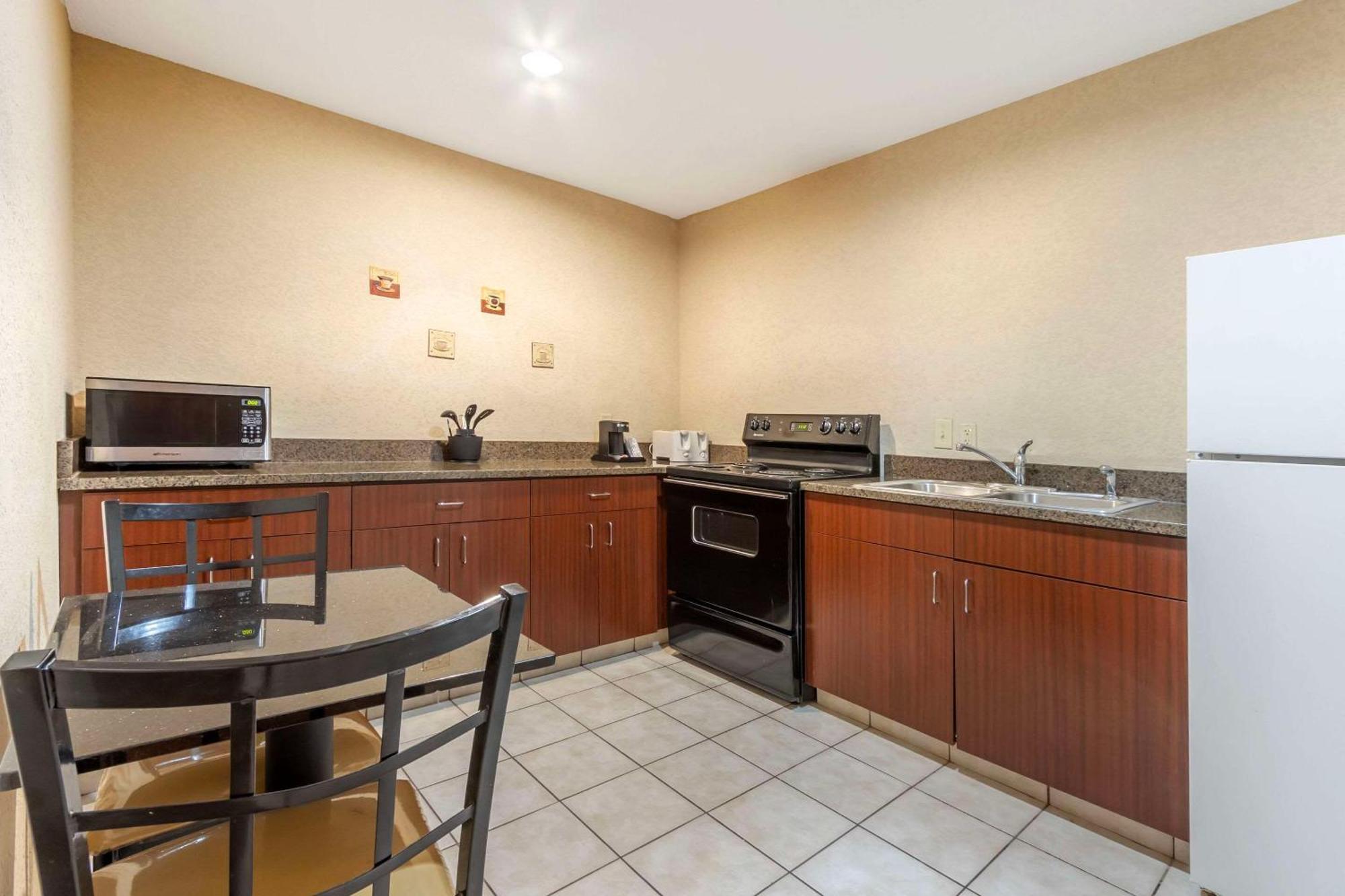 Comfort Inn & Suites Airport Convention Center North Charleston Ngoại thất bức ảnh