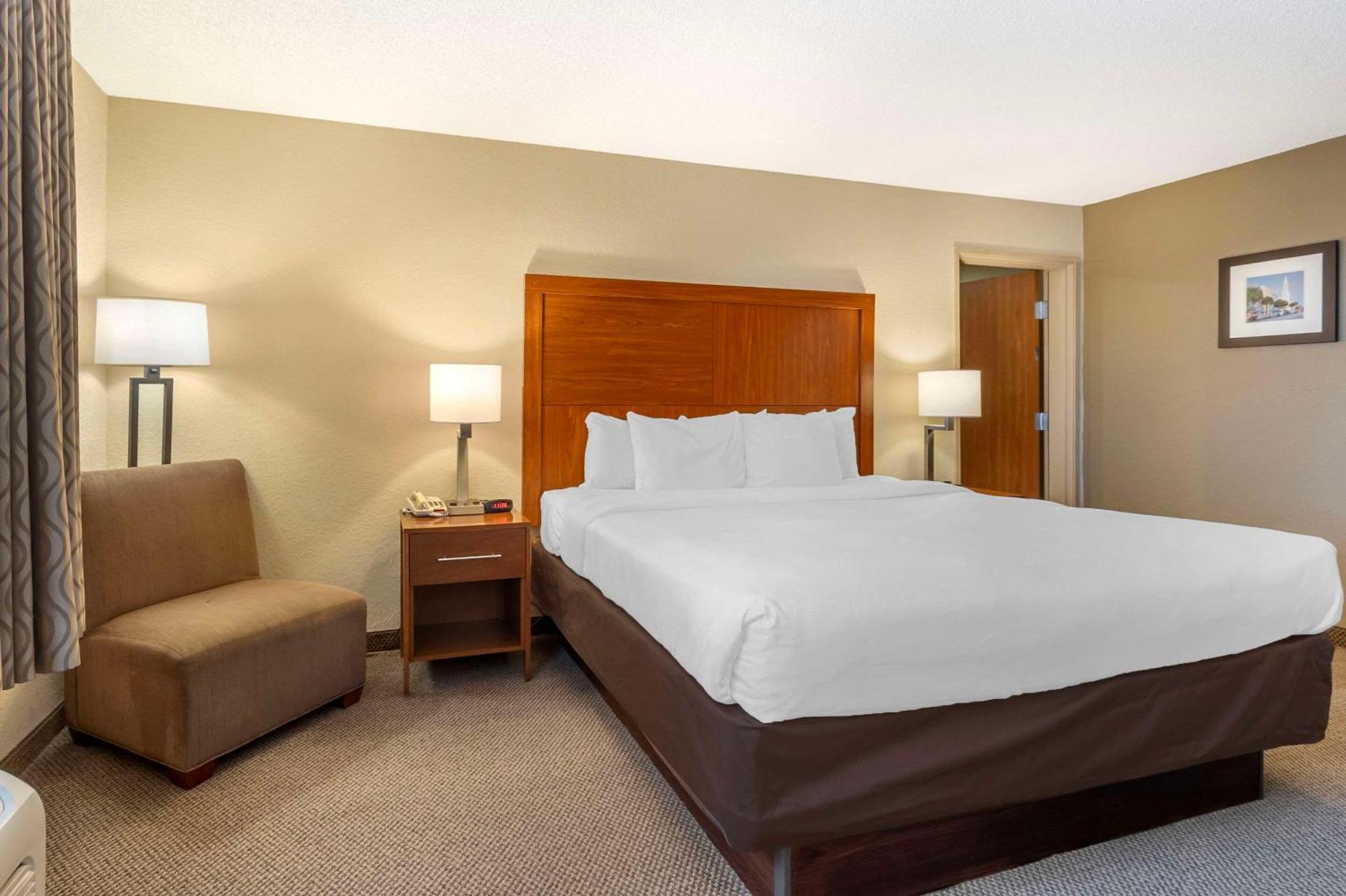 Comfort Inn & Suites Airport Convention Center North Charleston Ngoại thất bức ảnh