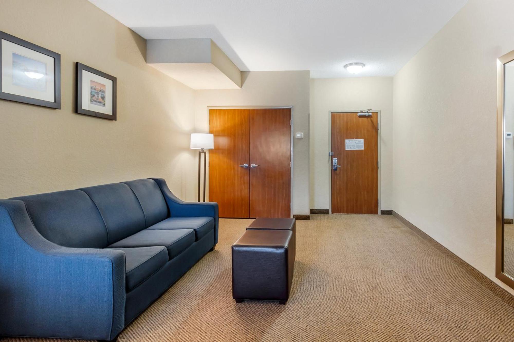 Comfort Inn & Suites Airport Convention Center North Charleston Ngoại thất bức ảnh