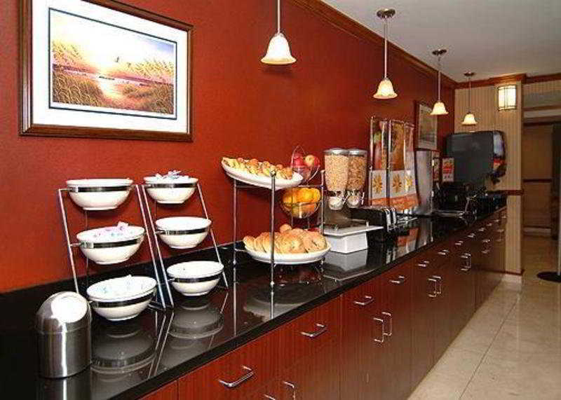 Comfort Inn & Suites Airport Convention Center North Charleston Ngoại thất bức ảnh